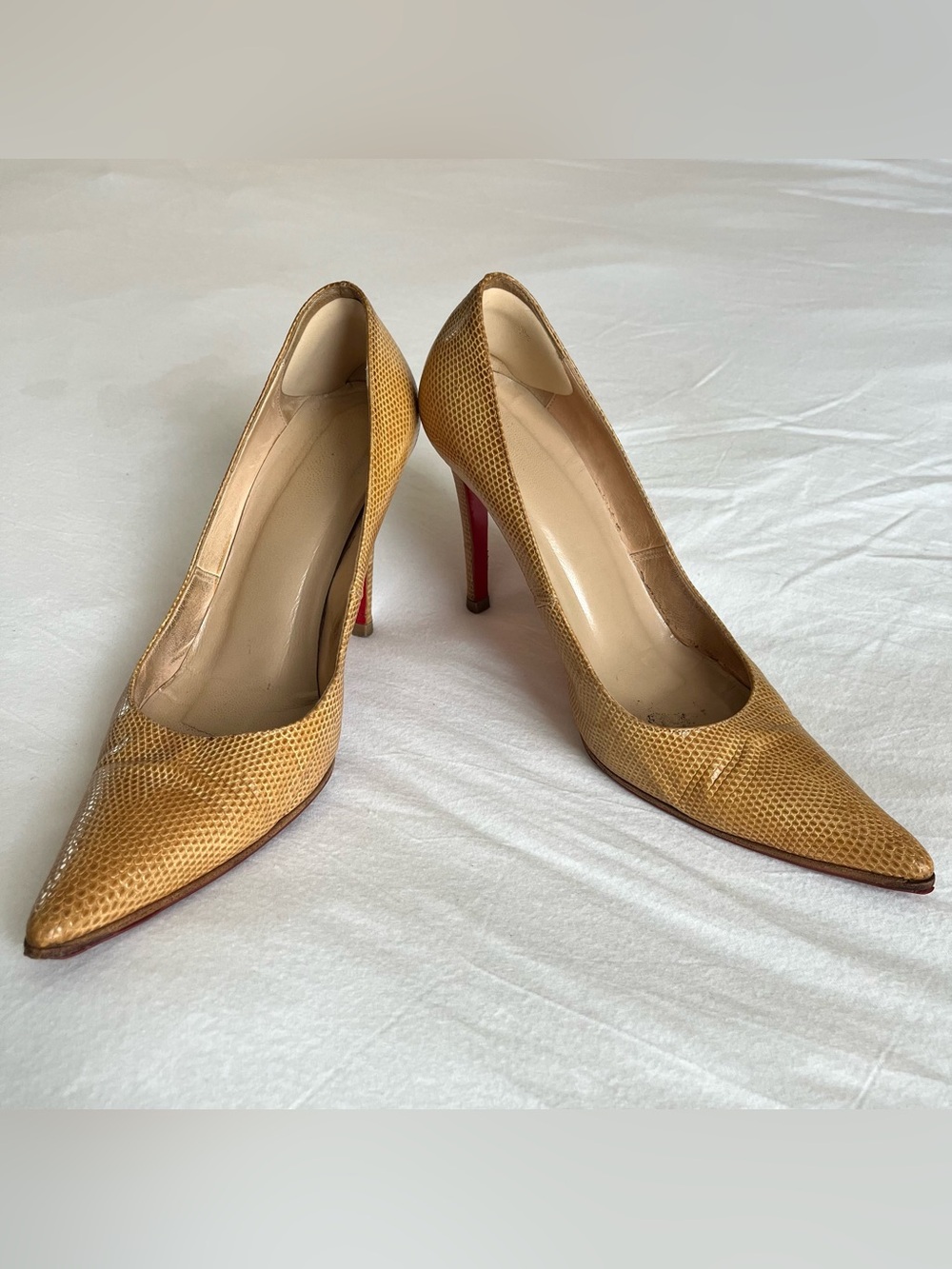 Christian Louboutin Tan Lizard Embossed Leather Pointed Toe Pumps Heels